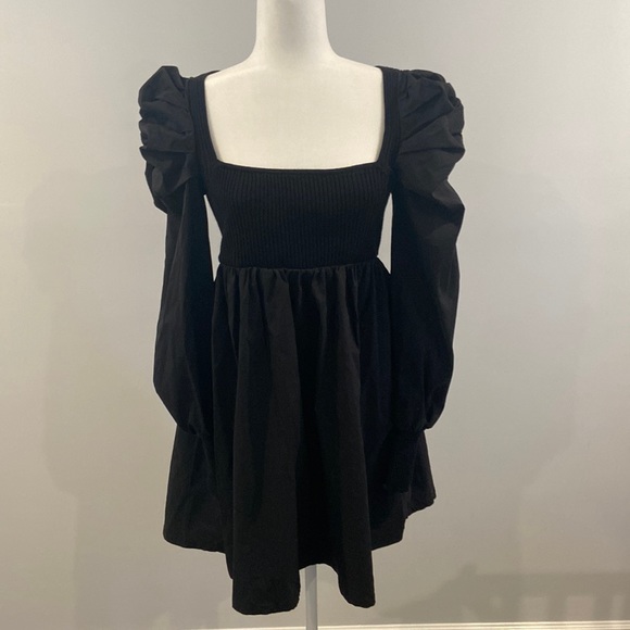 En Saison Puff Sleeve dress. Size medium. - Picture 2 of 6